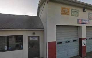 Leo's Maple Service Station
