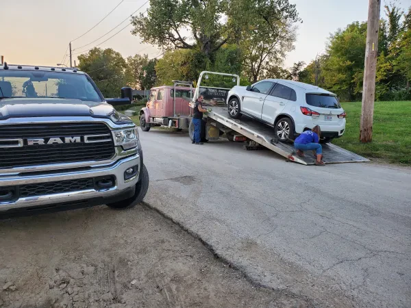 Reino's Towing - photo 2