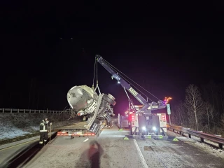 Rees Hauling & Towing/ Heavy Duty Towing
