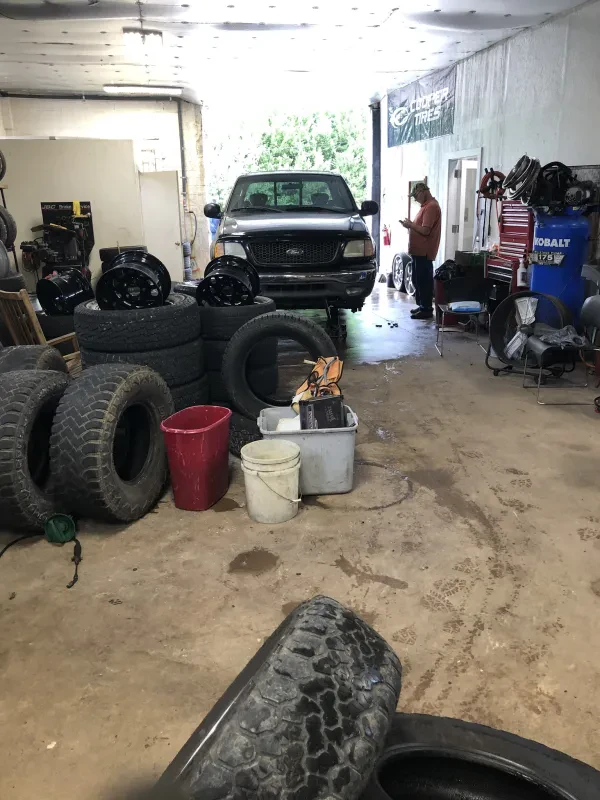Larry's Wheels & Tires - Tire Repair Shop in Valdese , NC - photo 3