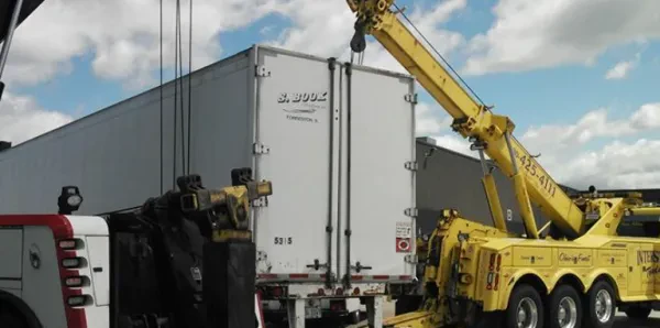 Interstate Heavy Duty Towing and Semi Truck Towing Service - photo 4