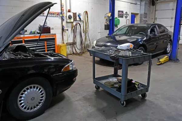 DW Auto Repair - photo 3