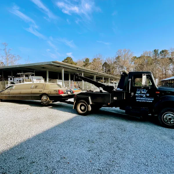 EZ Towing and Hauling LLC - photo 4