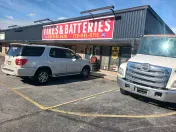USED TIRES BATTERY FOR AUTO