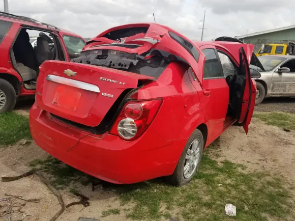 ALMARAZ USED AUTO PARTS - photo 4