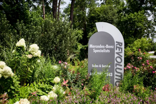 REVOLUTION Mercedes-Benz Specialists - photo 3
