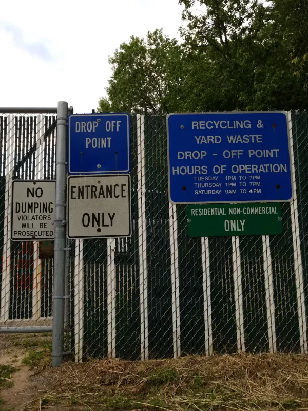 Recycling & Yard Waste Drop-Off Point - photo 3