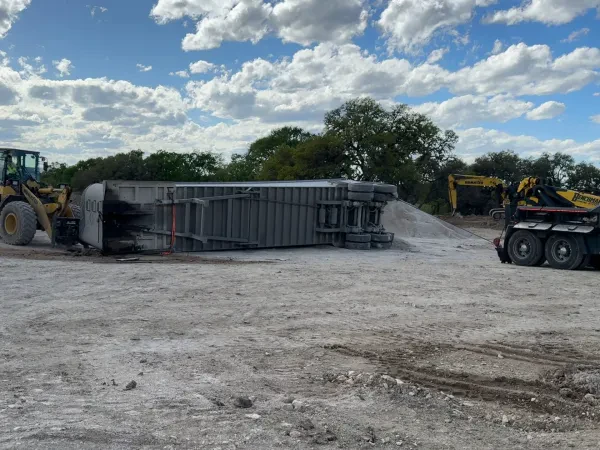 Austin Heavy Duty Wrecker Service - photo 2