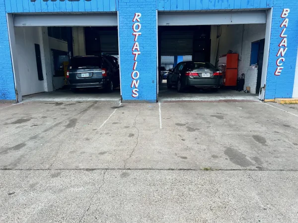 IN AND OUT AUTO CARE - photo 2