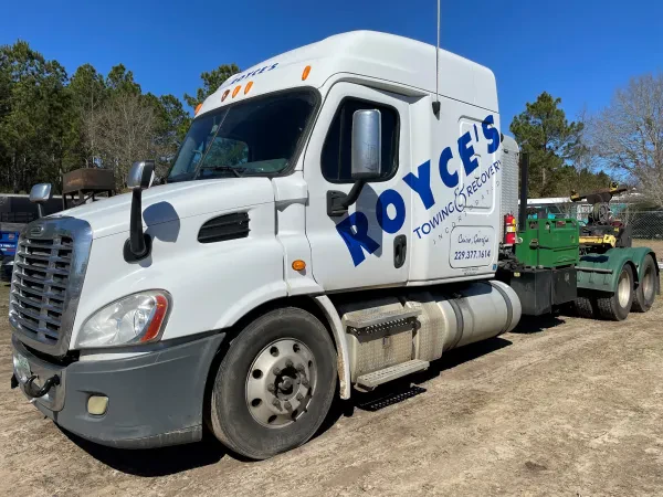 Royce's Towing and Recovery - photo 2