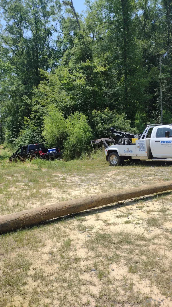 Royce's Towing and Recovery - photo 4
