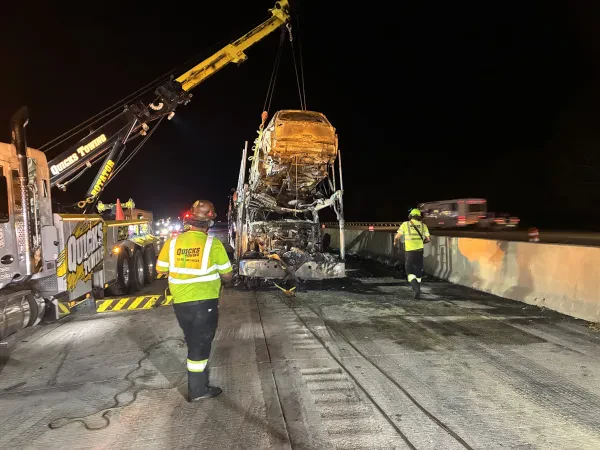Quick's Towing - photo 2