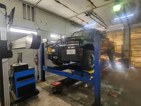 BLUES AUTOMOTIVE AND TOWING + KEYS - photo 3