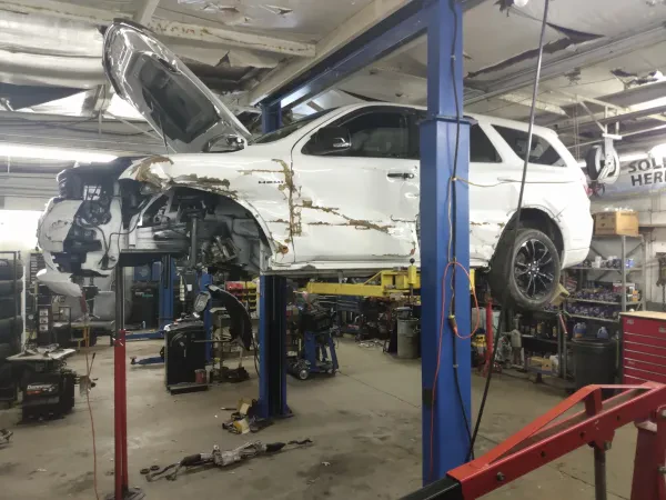 Holsteins Auto Body and Frame - photo 2