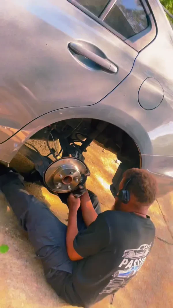 Lynn’s Automotive Mobile Mechanic - photo 2