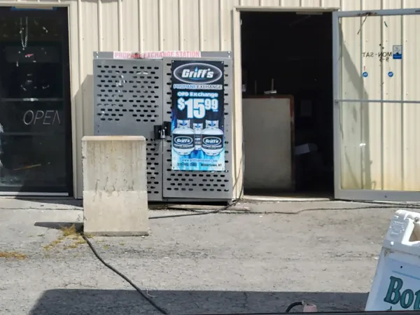 Griff's Bottle & Can Retrieval Center - photo 2