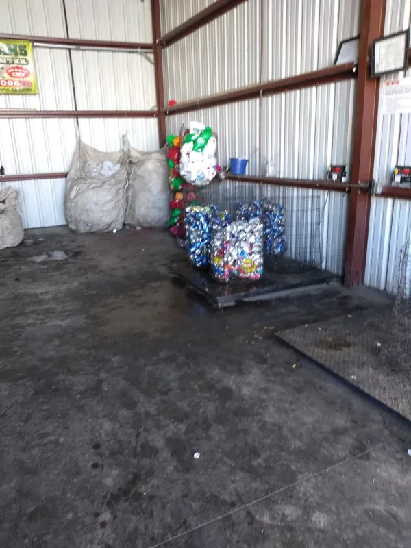 Cash 4 Cans Recycling Center - photo 2
