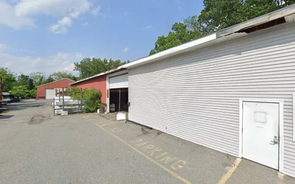 ED.S TOWING AND RECOVERY - photo 2