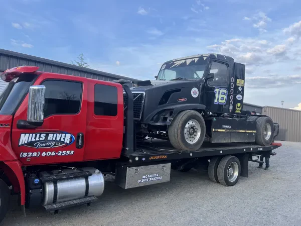 Mills River Towing - photo 2
