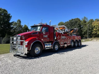 Fred's Towing & Transport