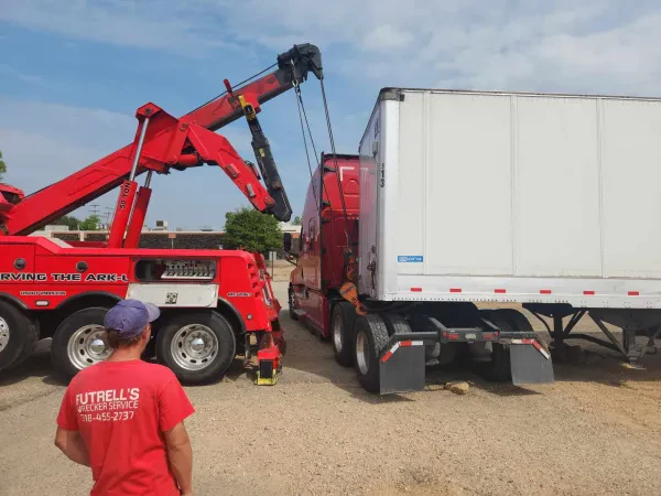 Futrell's Wrecker Service, LLC - photo 4