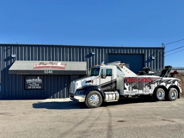 Twisted Towing - photo 2