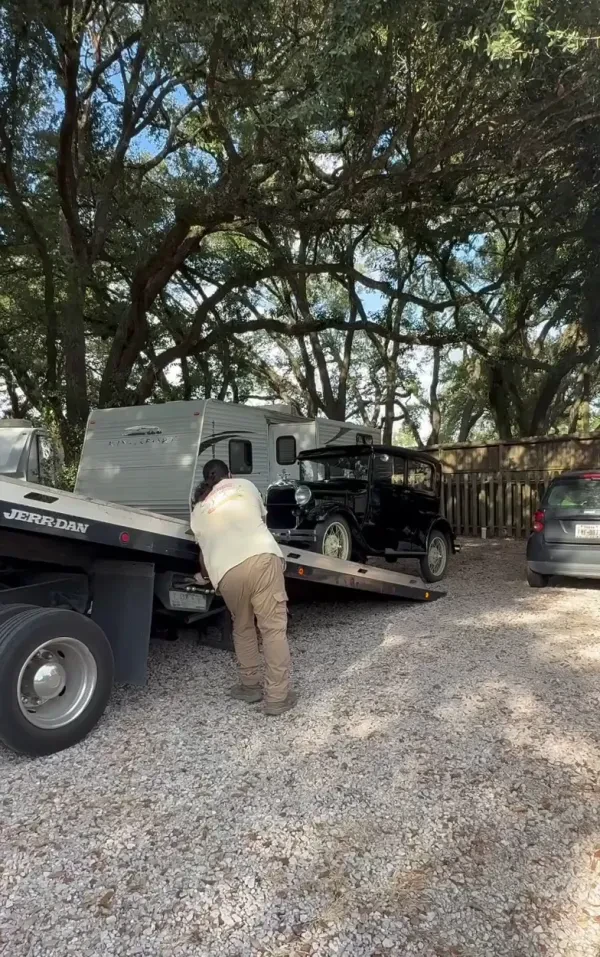 Jiffy Lift Towing Service - photo 2