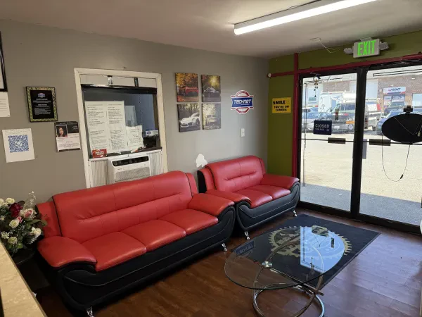 Las Americas Auto Repair LLC - photo 3