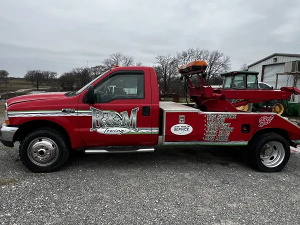 R and M Towing - photo 2