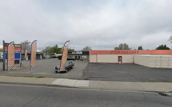 Mendez Auto Parts - photo 4