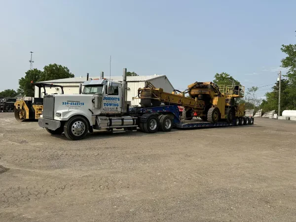 Johnny’s Auto & Heavy Duty Semi Truck Towing - photo 2
