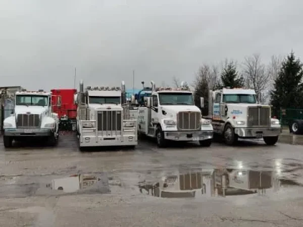 Johnny’s Auto & Heavy Duty Semi Truck Towing - photo 4