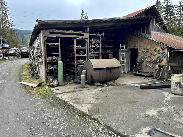 Simpson's Used Parts Truck - photo 3