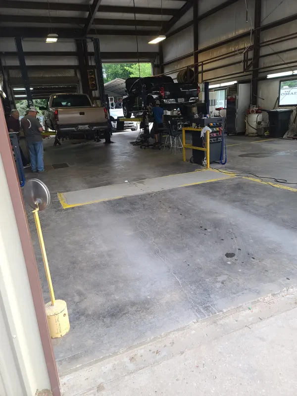 EMC Car Care & Towing L.L.C - photo 2
