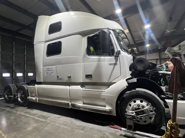 Stateline Trucks Trailers & Tires Inc. - photo 3