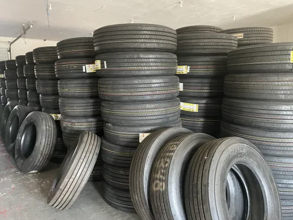 Stateline Trucks Trailers & Tires Inc. - photo 4