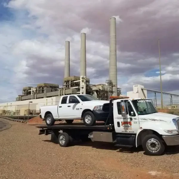 Ladds Towing & Heavy Duty Semi Tow Trucks - Equipment Transport - photo 2
