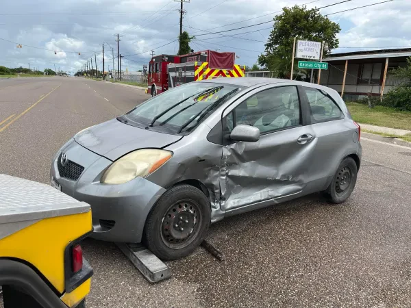 ALMARAZ TOWING & AUTO RECOVERY - photo 3