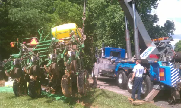 Kepleys Construction Towing - photo 4