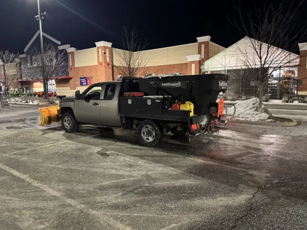 All Out Fleet Service - Towing and Mobile Truck Repair - photo 4