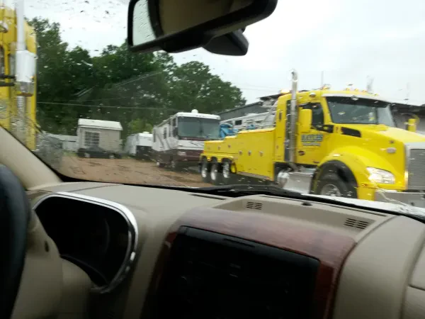 Hayles Towing & Recovery - photo 2