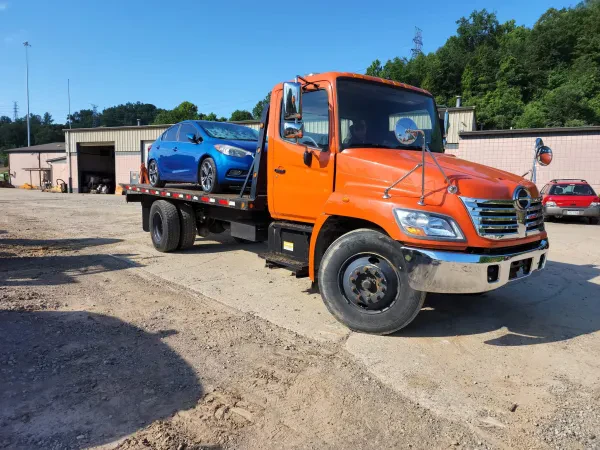 Richards 24/7 Towing and Roadside Service, LLC - photo 2