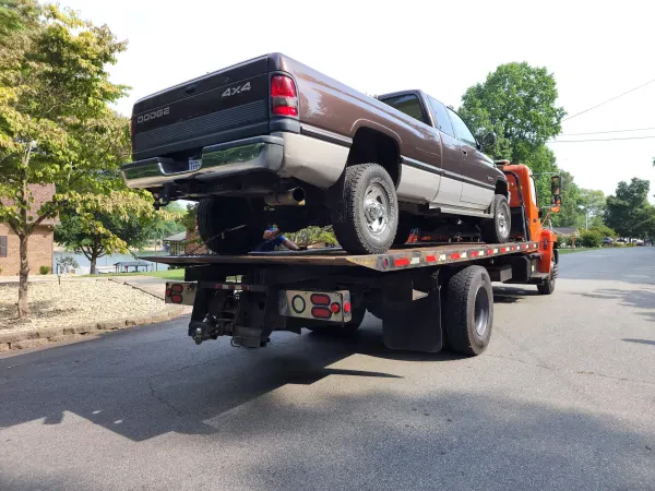 Richards 24/7 Towing and Roadside Service, LLC - photo 3