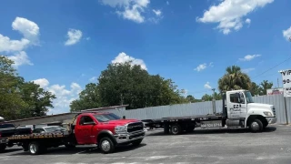 Towing flatbed service