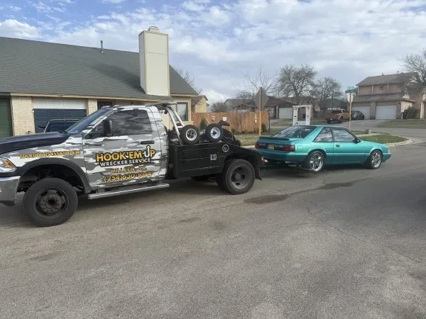 Hook 'Em Up Wrecker Service Inc. - photo 4