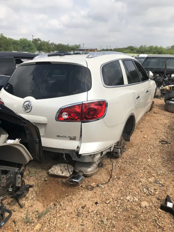 Hernandez Auto Parts and Auto Sales LLC - photo 4