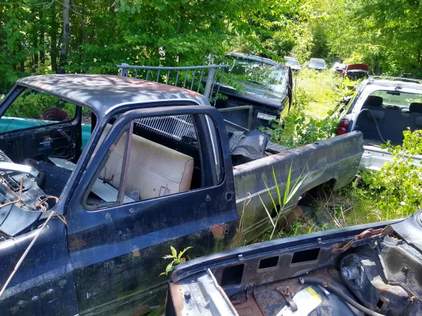 Trout's Auto Recycling - photo 3
