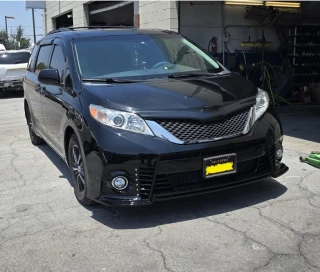 B & B Auto Body