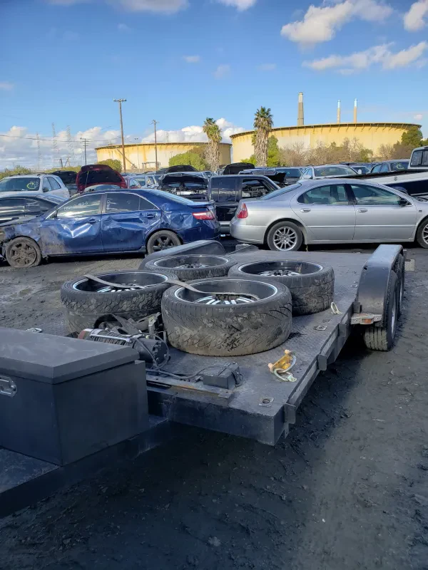 Fernandes Auto Wrecking & Towing Inc - photo 3