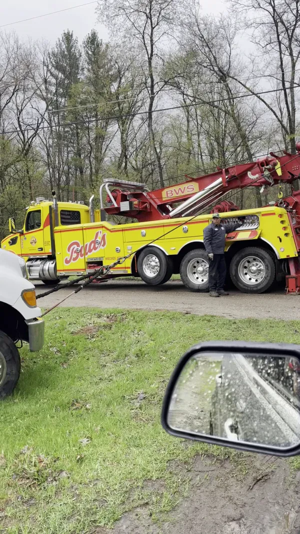 Bud's Wrecker Service - photo 2